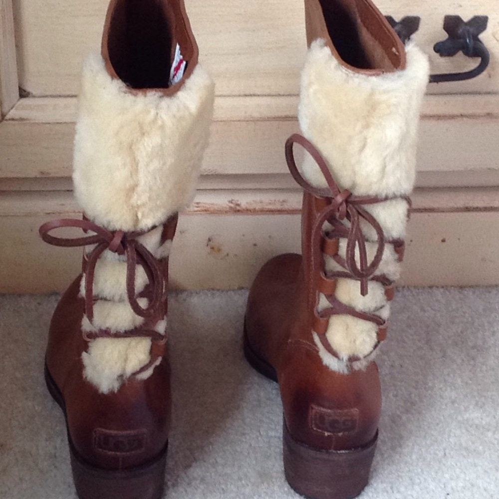 Distressed leather Ugg Size 6